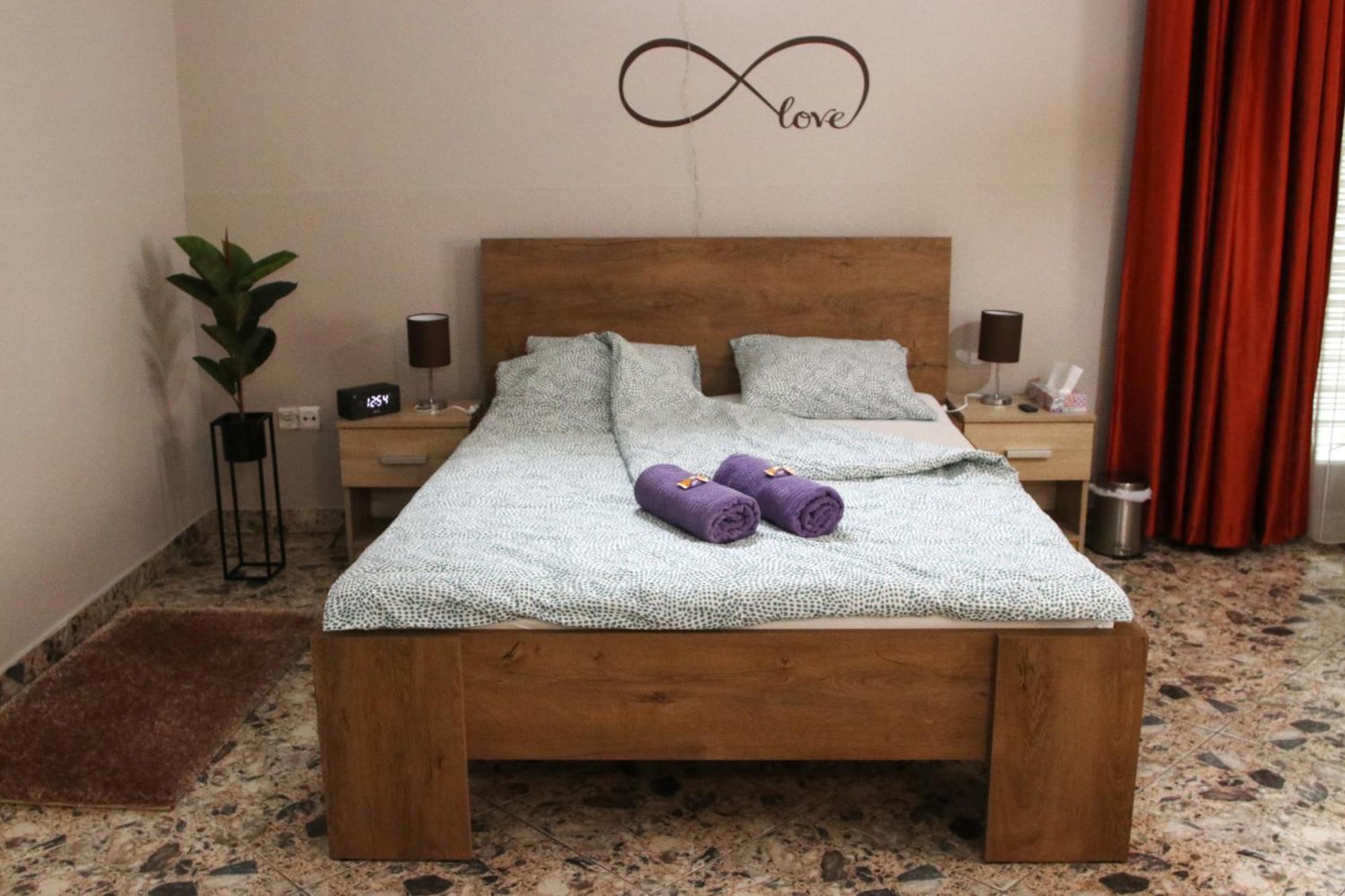 Tulipan Apartman Gödöllő Eksteriør bilde